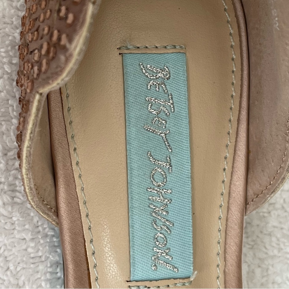 BETSEY JOHNSON SPARKLE Champagne Pink Flat Shoes with Pointed Toe. Size 6 - Picture 4 of 6